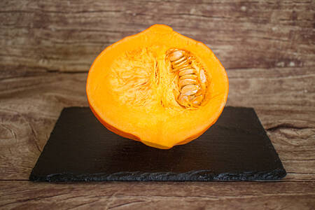 Courge potimarron en tranche  BIO