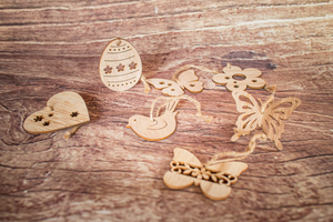 décoration de Pâques en bois à suspendre  